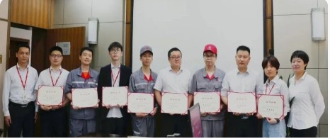 【榜样指引方向】向榜样看齐，为优秀点赞！